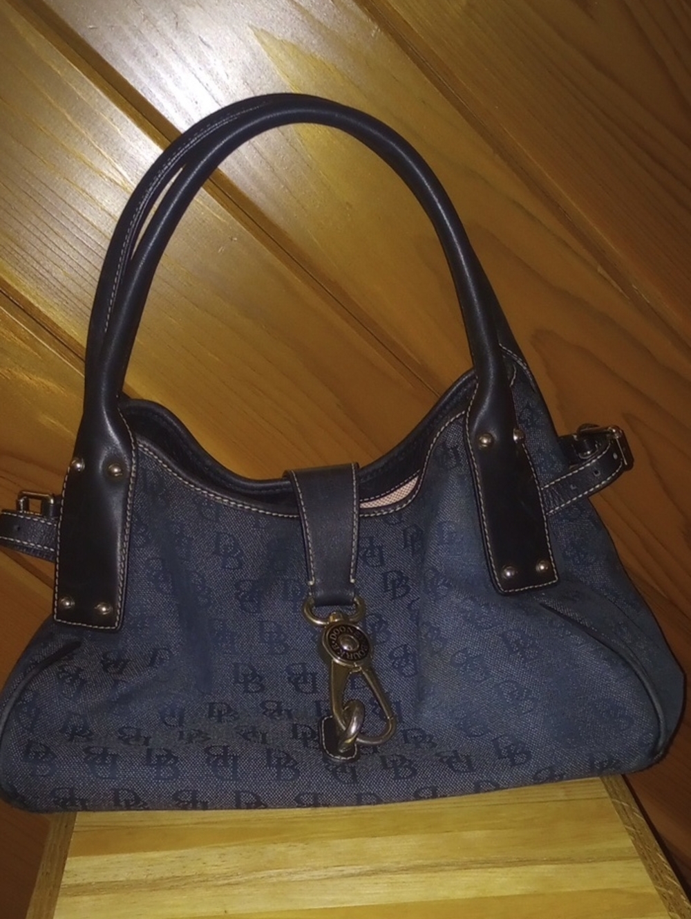 Dooney And Bourke(Project)